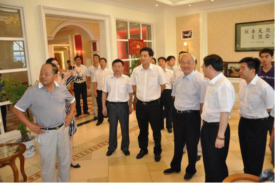 全國政協(xié)原副主席毛致用在湖南天欣科技